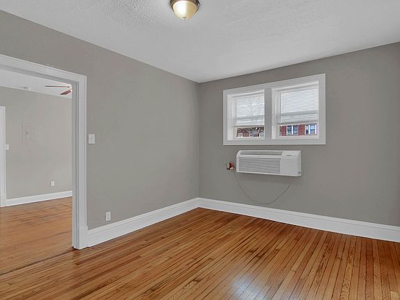 5th image of 3922 Hereford St APT 1S