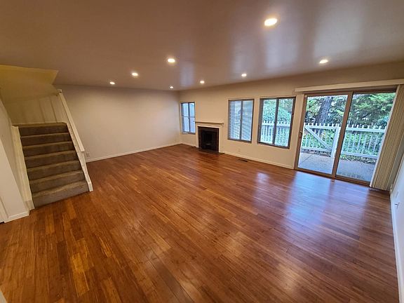 2nd image of 14 Tollridge Ct