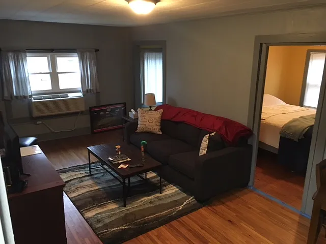 102 N 15th St #1 — Photo 4