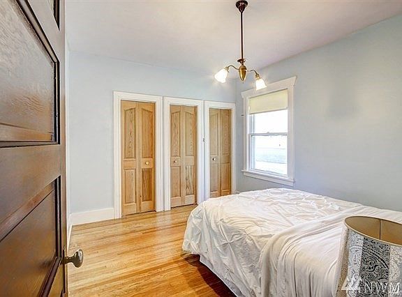 5th image of 4733 5th Ave NE #A