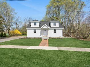 5075 Main Rd, Laurel, NY 11948