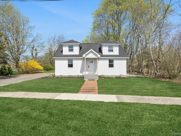 5075 Main Road, Laurel, NY 11948