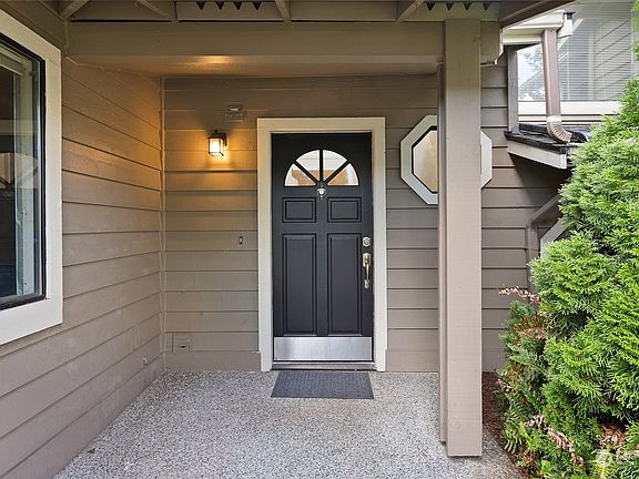 3rd image of 4113 159th Avenue NE
