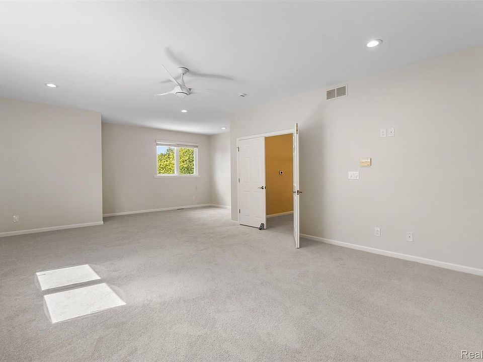 5593 Warrenshire Dr, photo 28