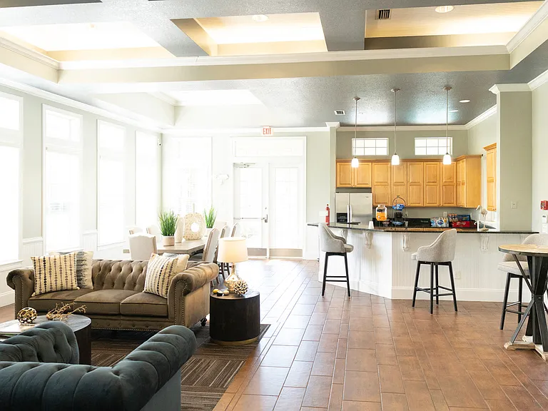 Cypress Pointe — Photo 17