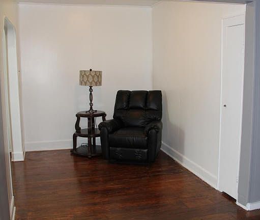 4th image of 2923 Woodrow Dr