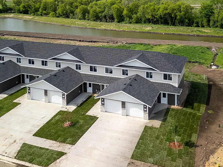 Raegan Estates — Photo 23