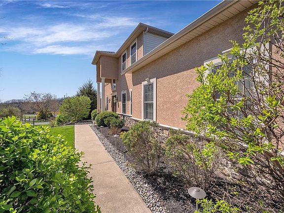 4th image of 294 Lewis Cir