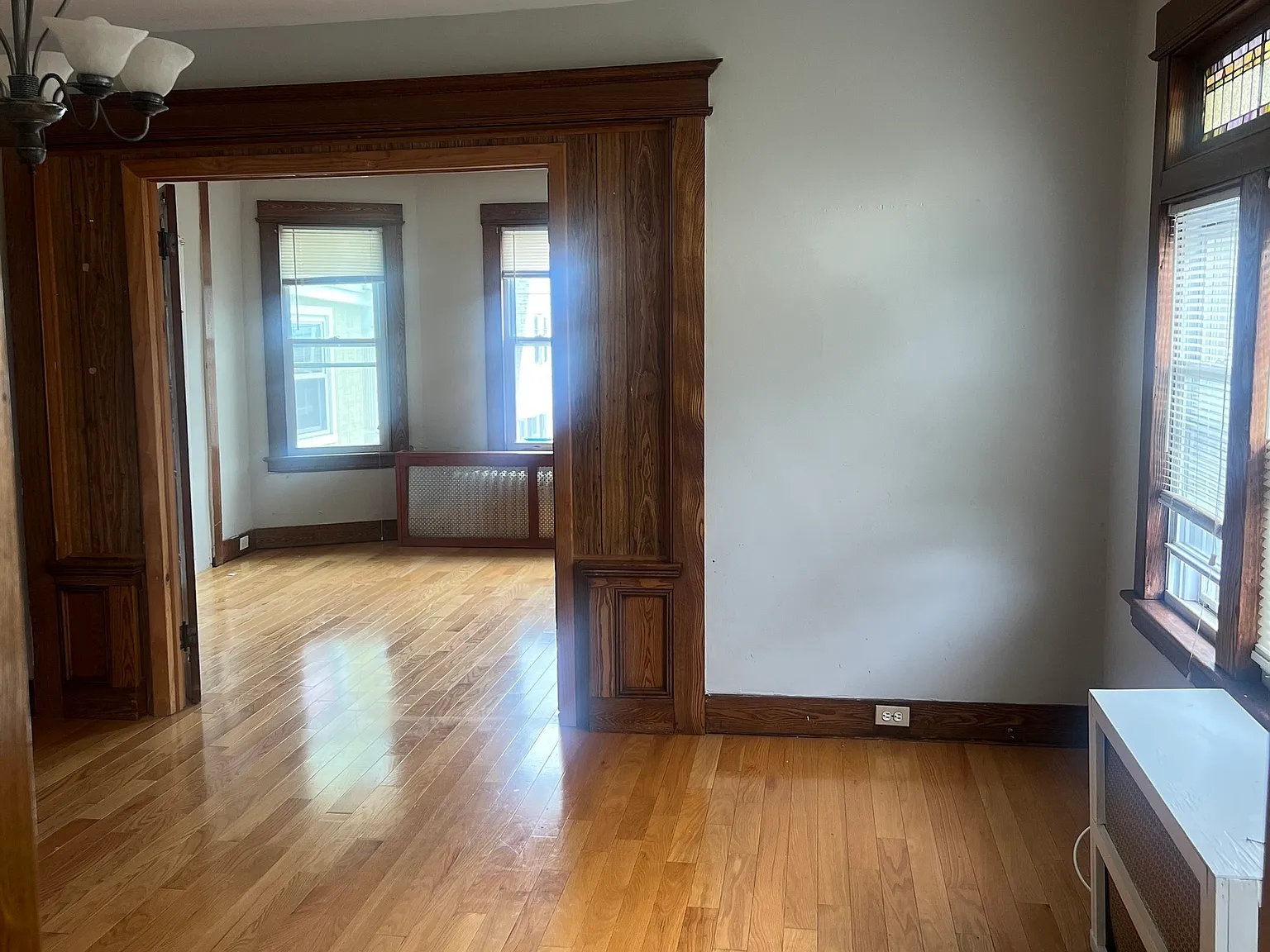 3 bed, 1.0 bath, 3398 sqft, $2,495 — Photo 4