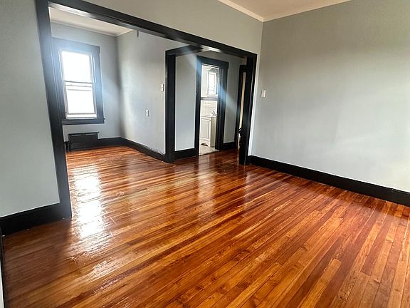 3rd image of 73 Archer St Floor 2