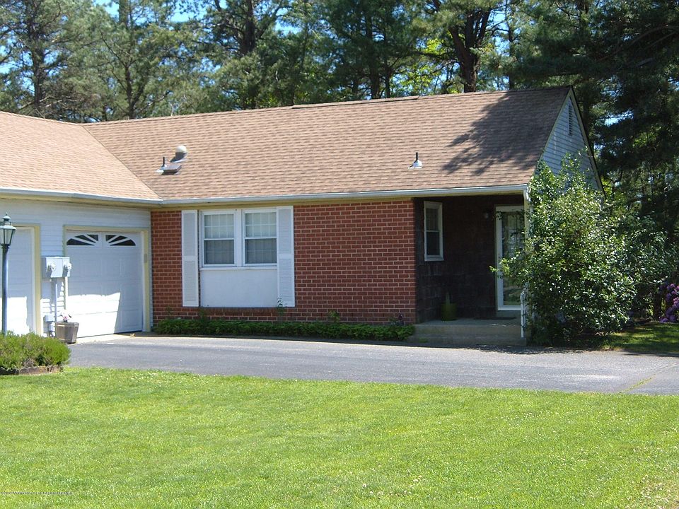 2nd image of 33C Medford Rd #61