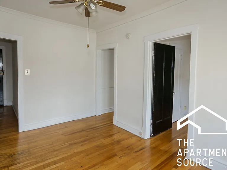 2612 W Gunnison St #3R — Photo 5