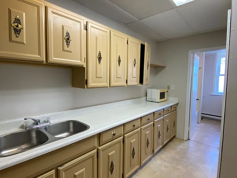 32 Grand River St N #C — Photo 10