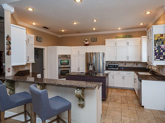 5th image of 421 Vista Oak Dr