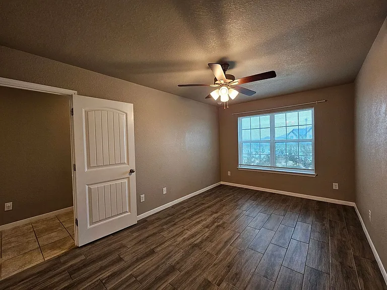 5010 Charles Loop — Photo 13