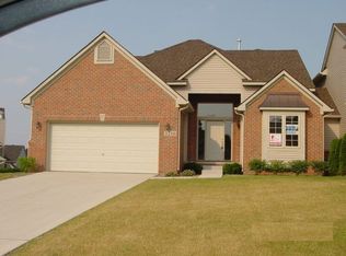 3216 Lacosta Ct #1, Commerce Township, MI 48382