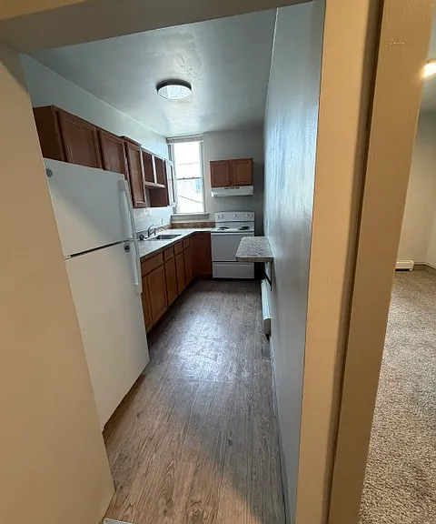109 Walnut St #13 — Photo 6