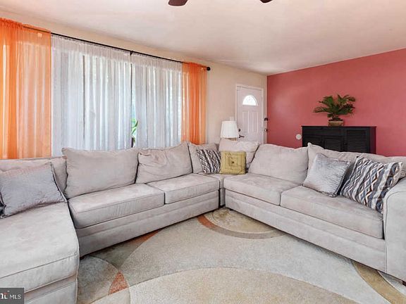 2nd image of 6515 Woodbridge Cir