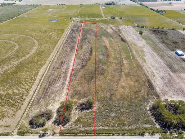 8 Section House Rd, Ennis, TX 75119