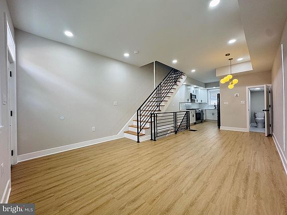 2nd image of 2426 S Juniper St