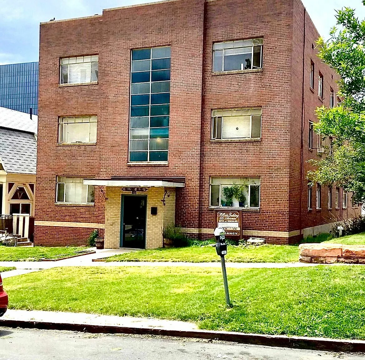 Hillside Apartments — Photo 2