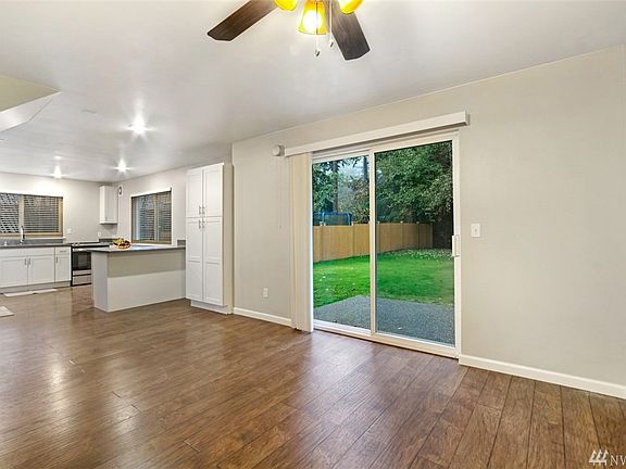 5th image of 14204 Lakeview Way NW