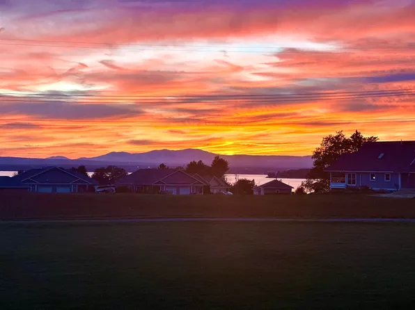 8 Maynard Court, Grand Isle, VT 05458