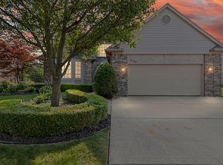 53120 Fox Pointe Dr, New Baltimore, MI 48047