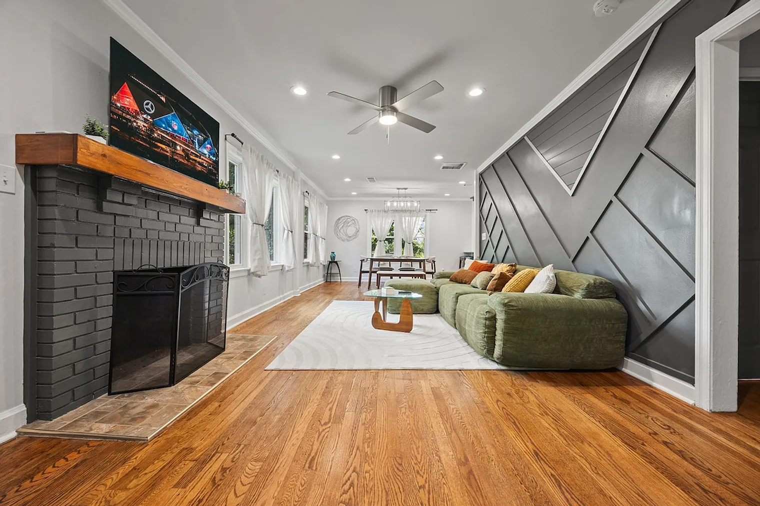 5 bed, 3.0 bath, $10,178 — Photo 1