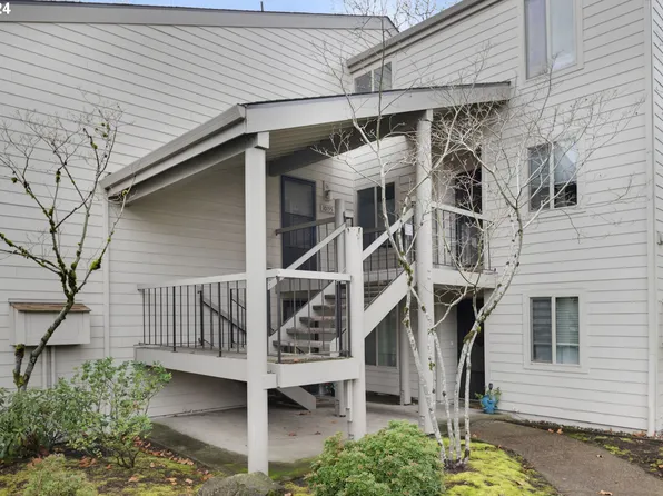 10195 SW Trapper Ter, Beaverton, OR 97008