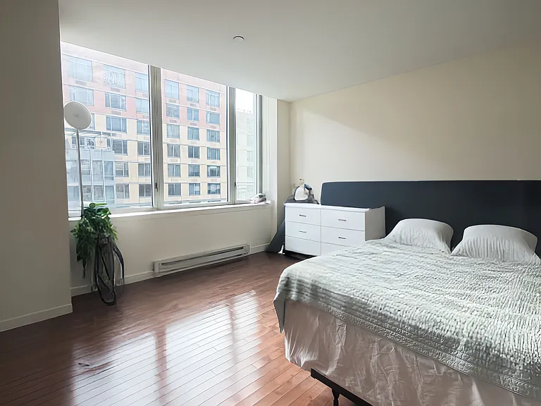 225 E 34th St #18F — Photo 5