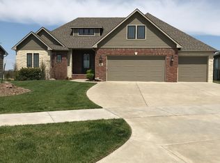 5998 E Forbes St, Wichita, KS 67220