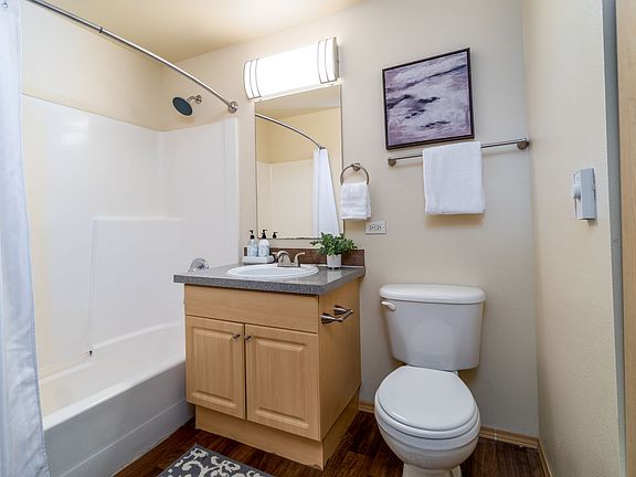 5th image of 310 Cascade Pl #109
