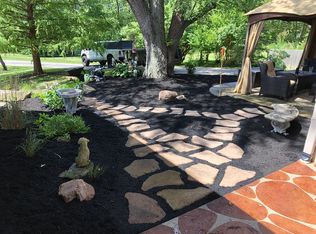 1303 Westchester Ct, Mahomet, IL 61853