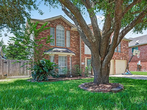 3rd image of 2310 Glendavon Ln