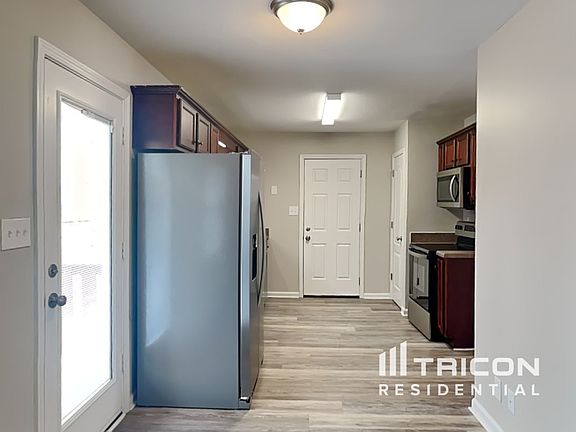 5th image of 327 Mills Dr