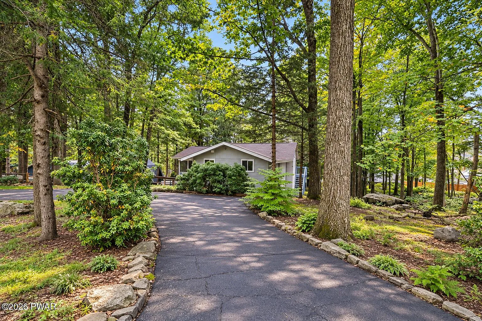 4 bed, 2144 sqft, $2,300 — Photo 3