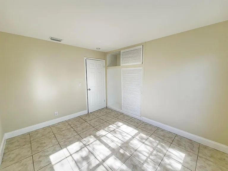 420 W Blue Heron Blvd #2 — Photo 3
