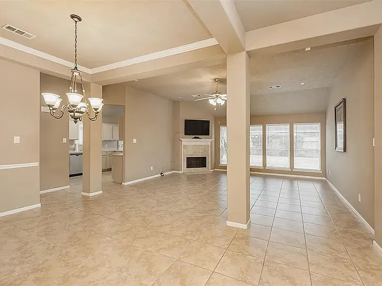3 bed, 1684 sqft, $2,100 — Photo 3