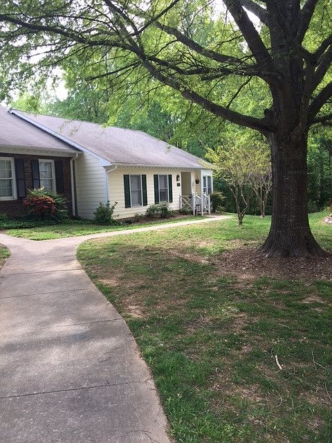End 1 story townhouse unit