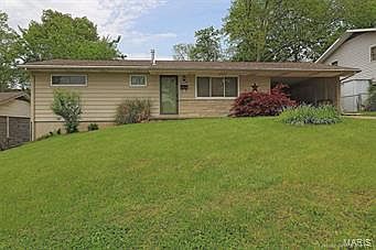 3rd image of 468 Green Acres St