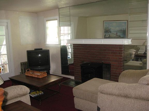 3rd image of 422-424 Franklin Ave