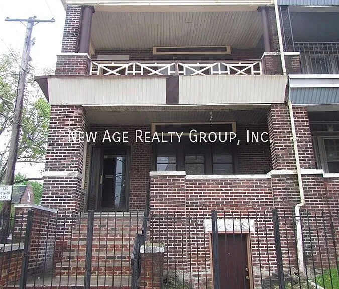 5400 Lansdowne Ave #2 — Photo 1