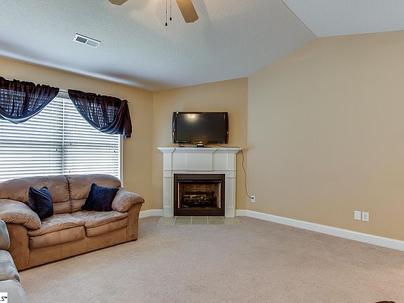 5th image of 15 Ballarat Ct