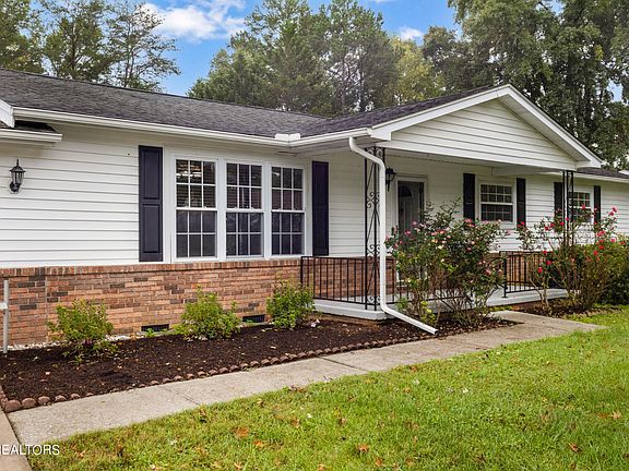 3rd image of 8014 Luscombe Dr
