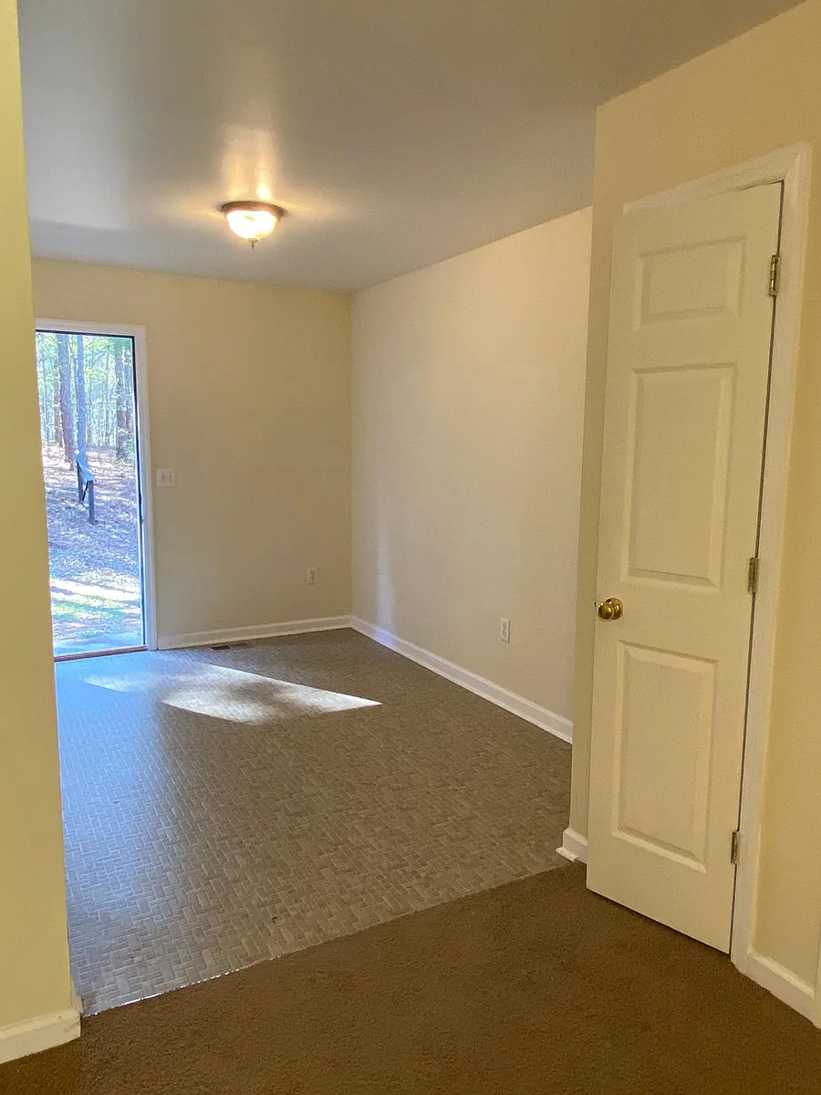 Building Photo - 319 Whitehead Rd #B