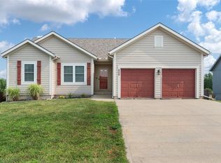 608 W Meriwood Ln, Edgerton, KS 66021