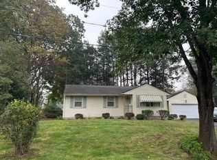 21 Balboa Dr, Springfield, MA 01119