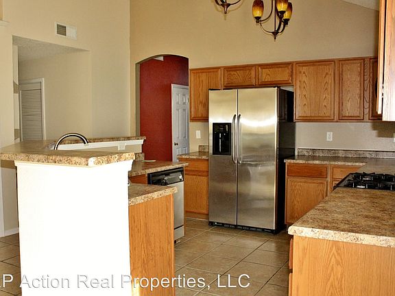 5th image of 437 Desert Dandelion St
