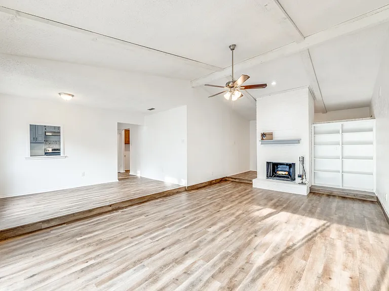 3914 Willowood Ln — Photo 4